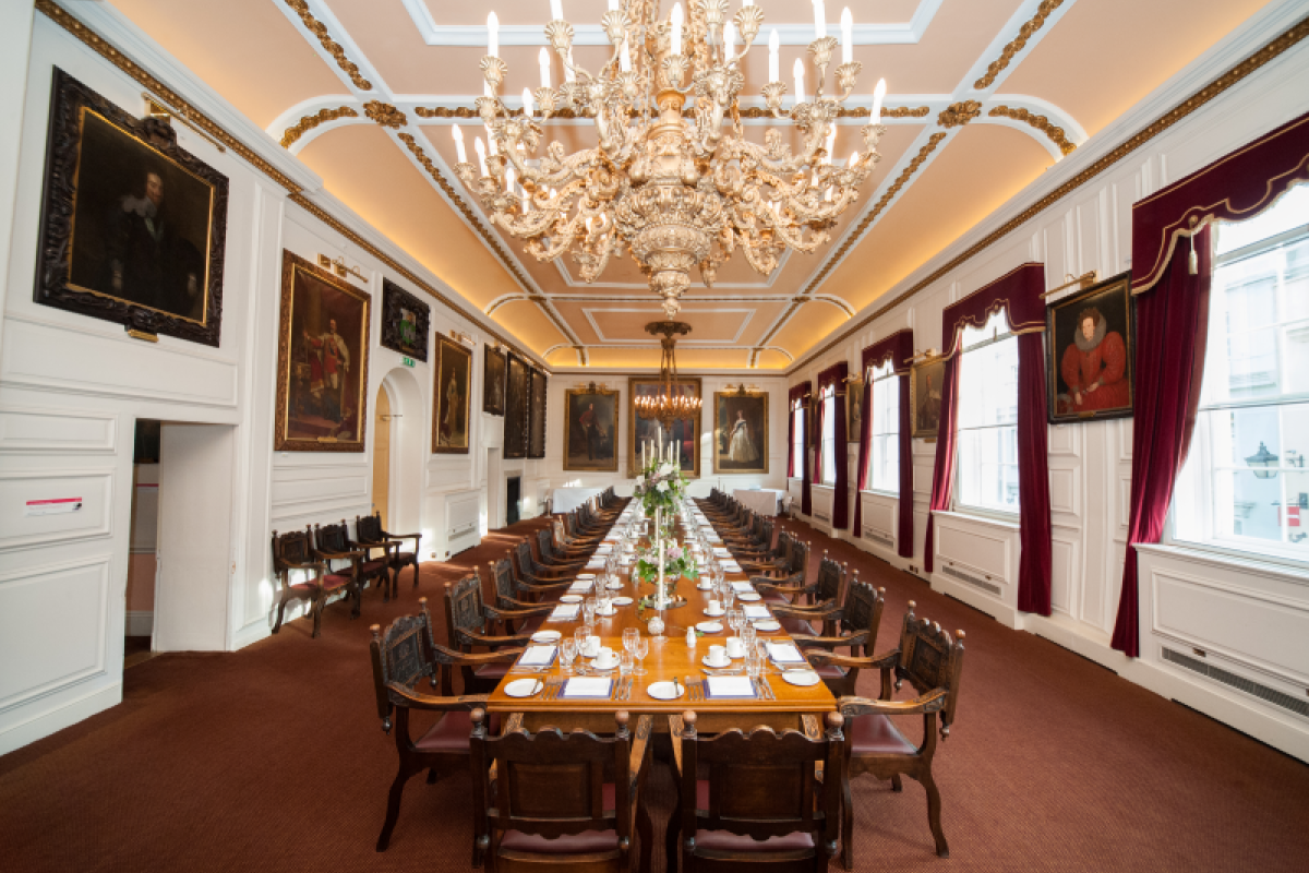 Windsor Guildhall: Banquet table (Gill Aspel)